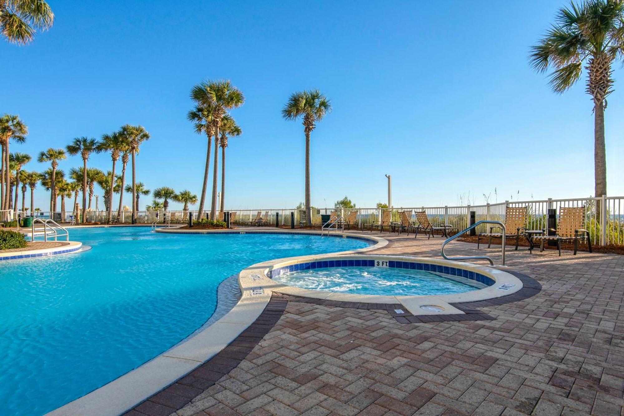 Apartment The Perch-beachfront, Gorgeous Views, 17th Floor!