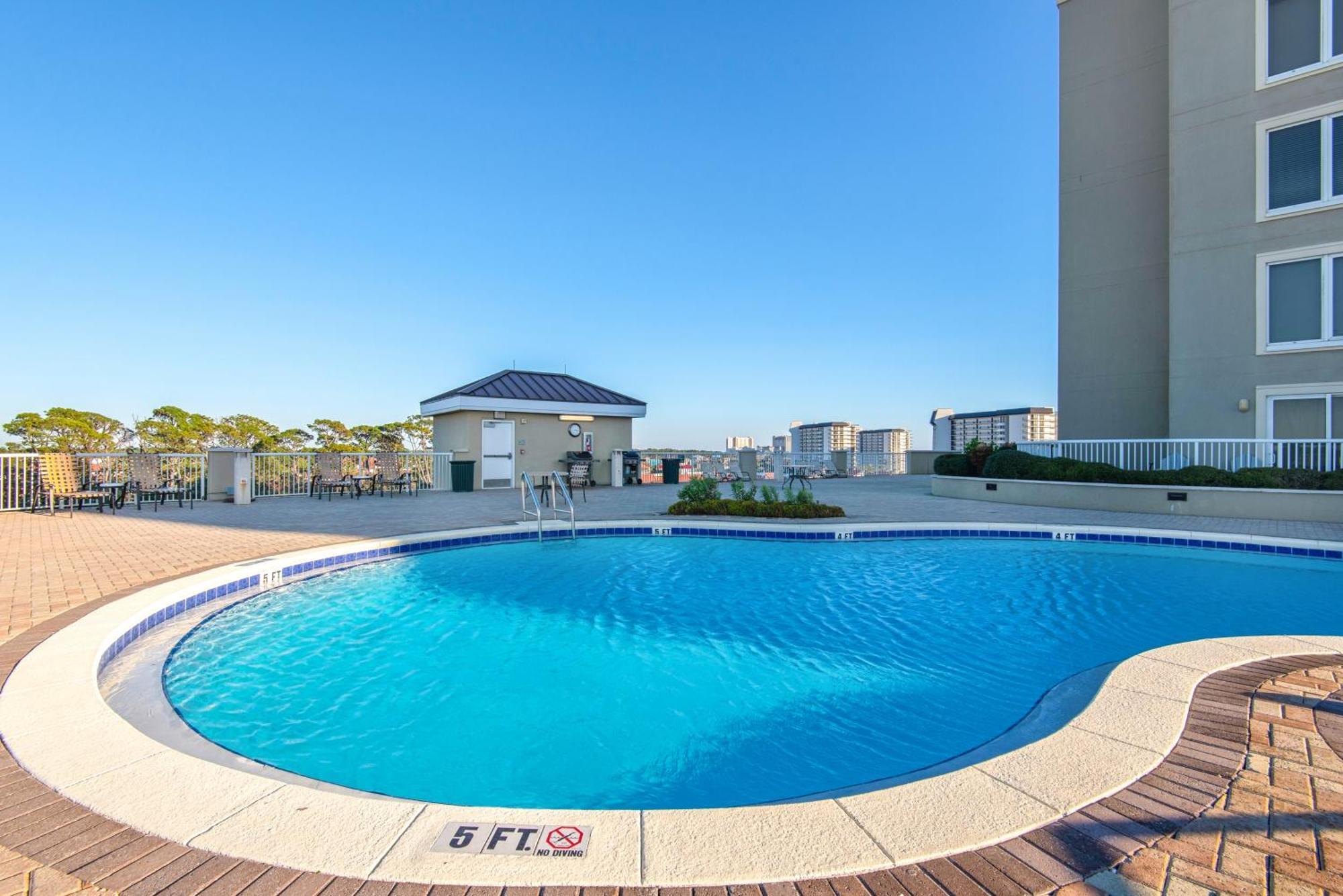The Perch-beachfront, Gorgeous Views, 17th Floor! *